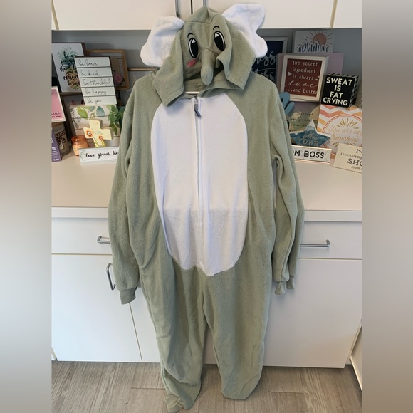 Adorable Elephant Costume/PJs - Picture 5 of 16